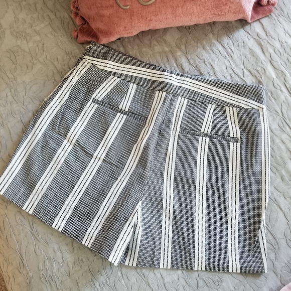 Ann Taylor shorts NWT - Picture 2 of 3
